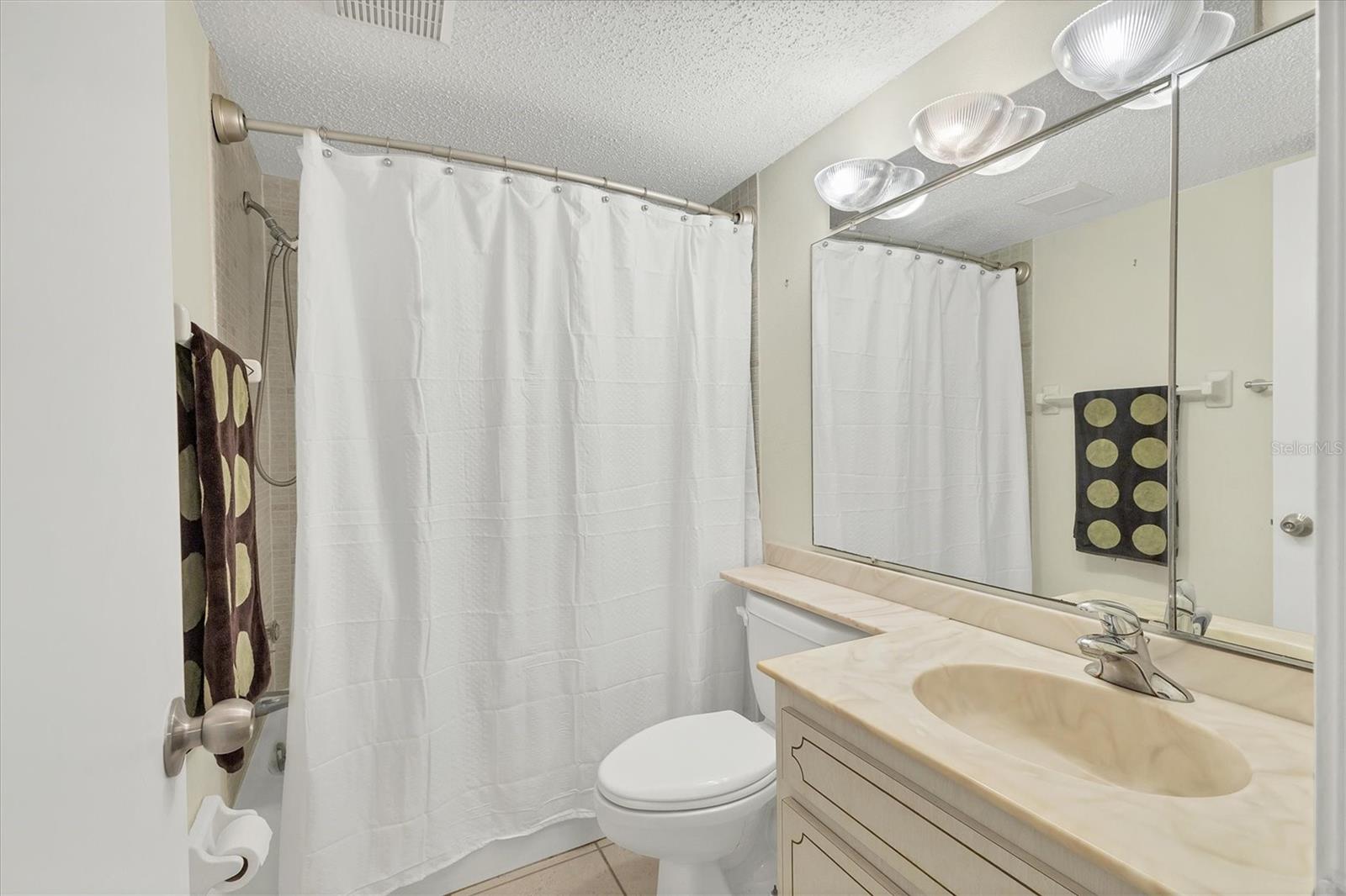 2446 CLUBHOUSE CIR #202, SARASOTA, FL — photo 16