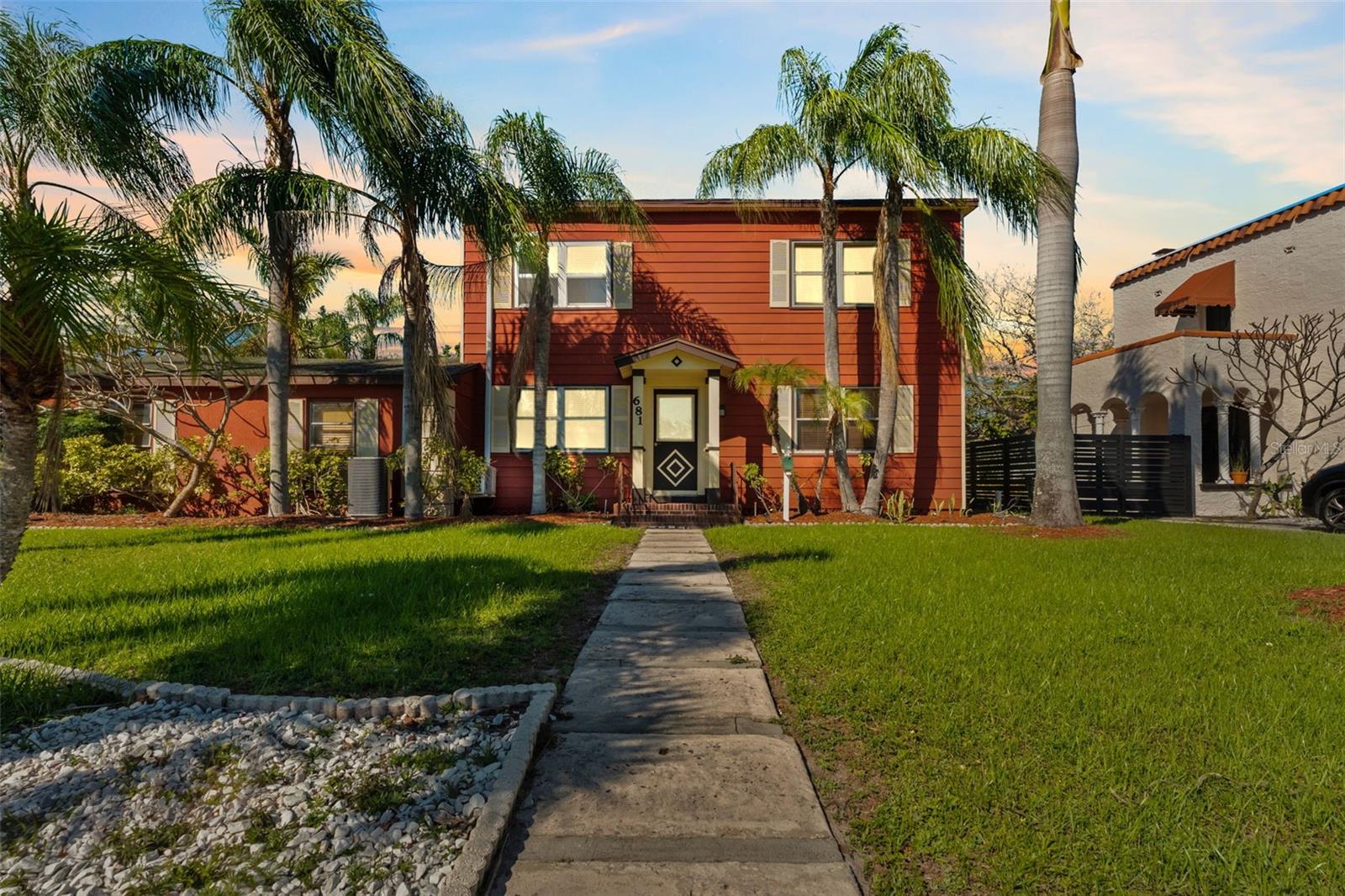 681 JASMINE WAY S, ST PETERSBURG, FL