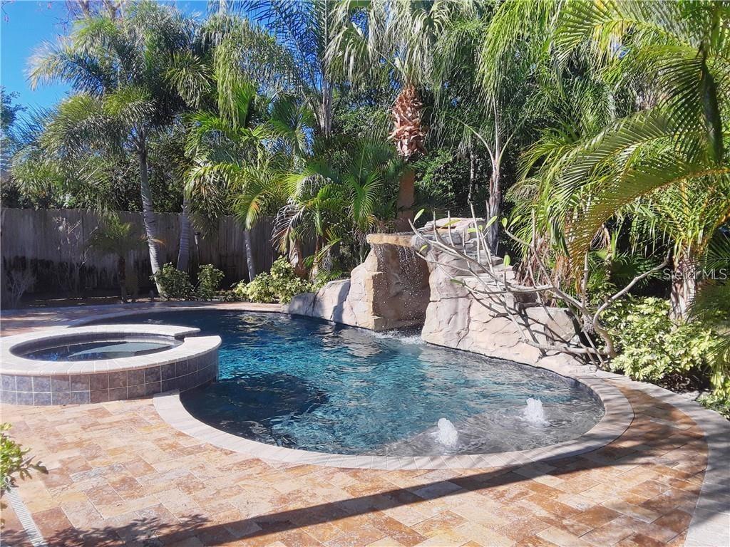 681 JASMINE WAY S, ST PETERSBURG, FL — photo 3