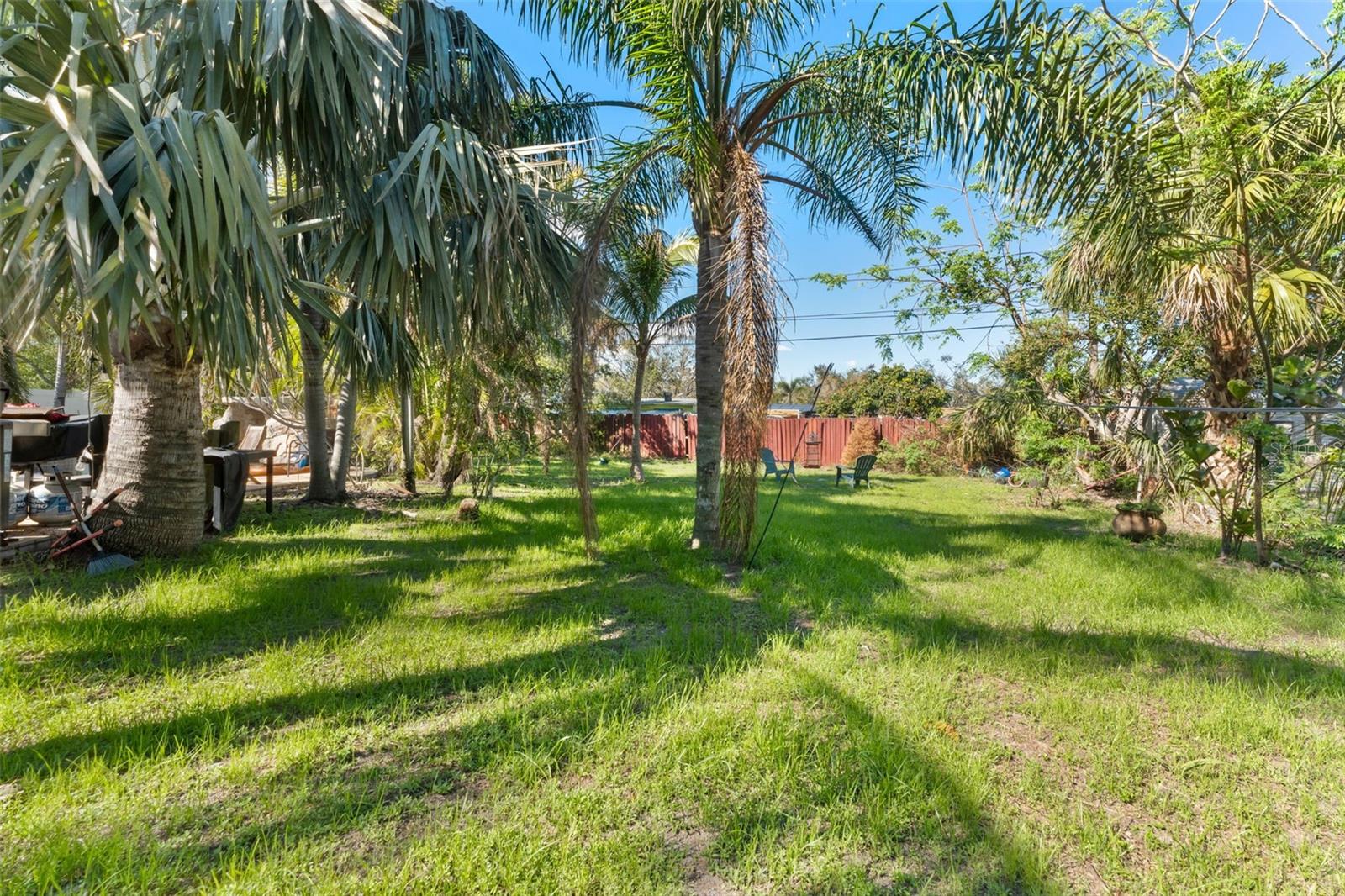 681 JASMINE WAY S, ST PETERSBURG, FL — photo 31