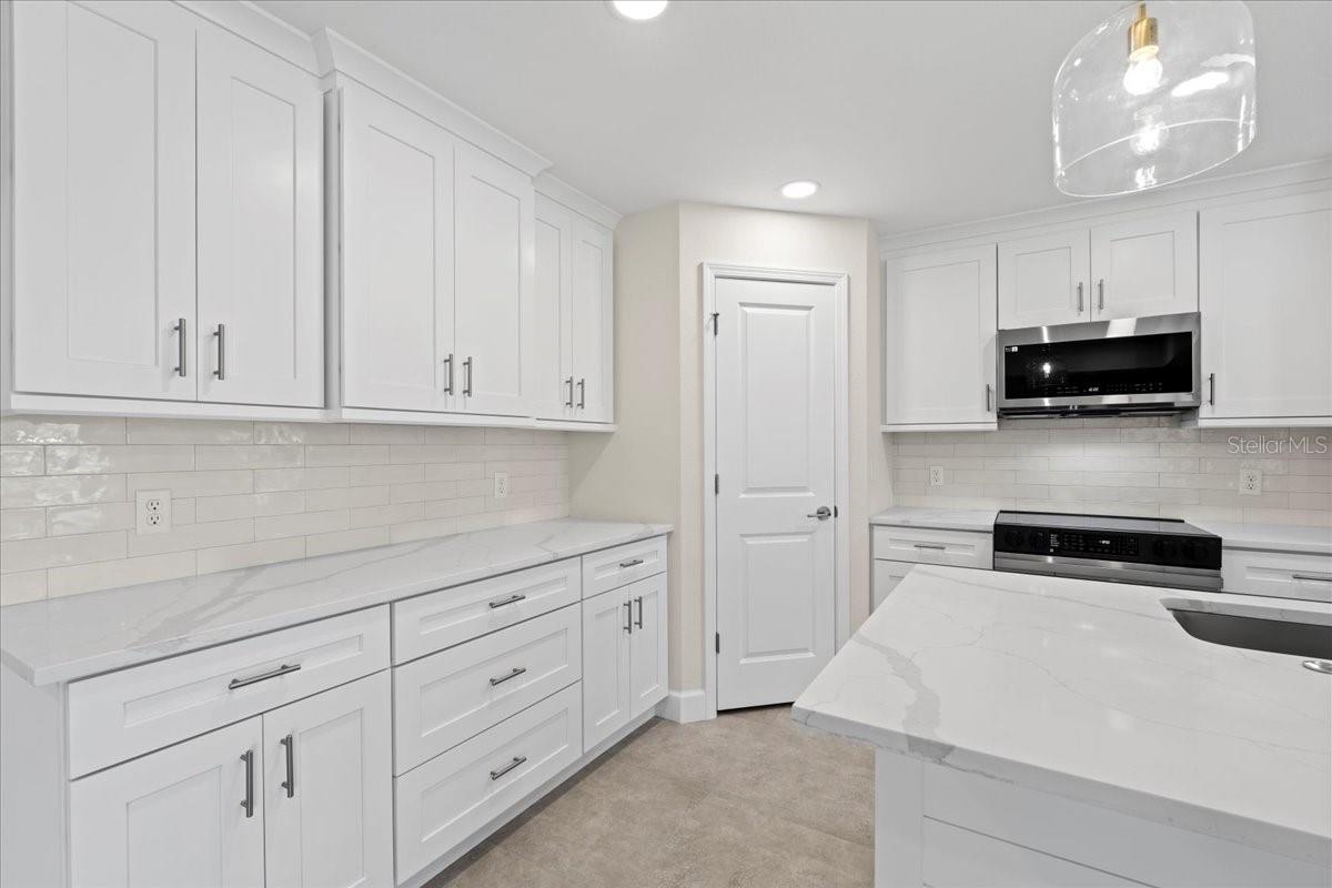 109 BEAU RIVAGE DR, ROTONDA WEST, FL — photo 17