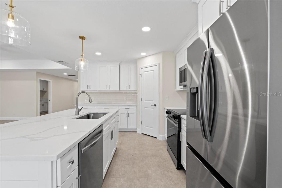 109 BEAU RIVAGE DR, ROTONDA WEST, FL — photo 20