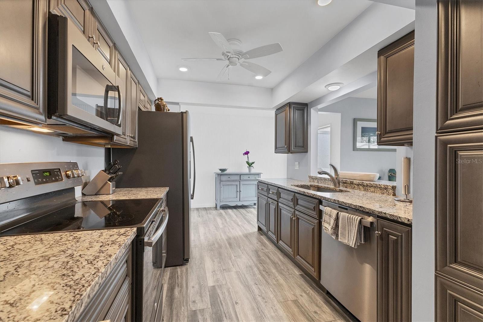 7402 8TH AVE W, BRADENTON, FL — photo 11