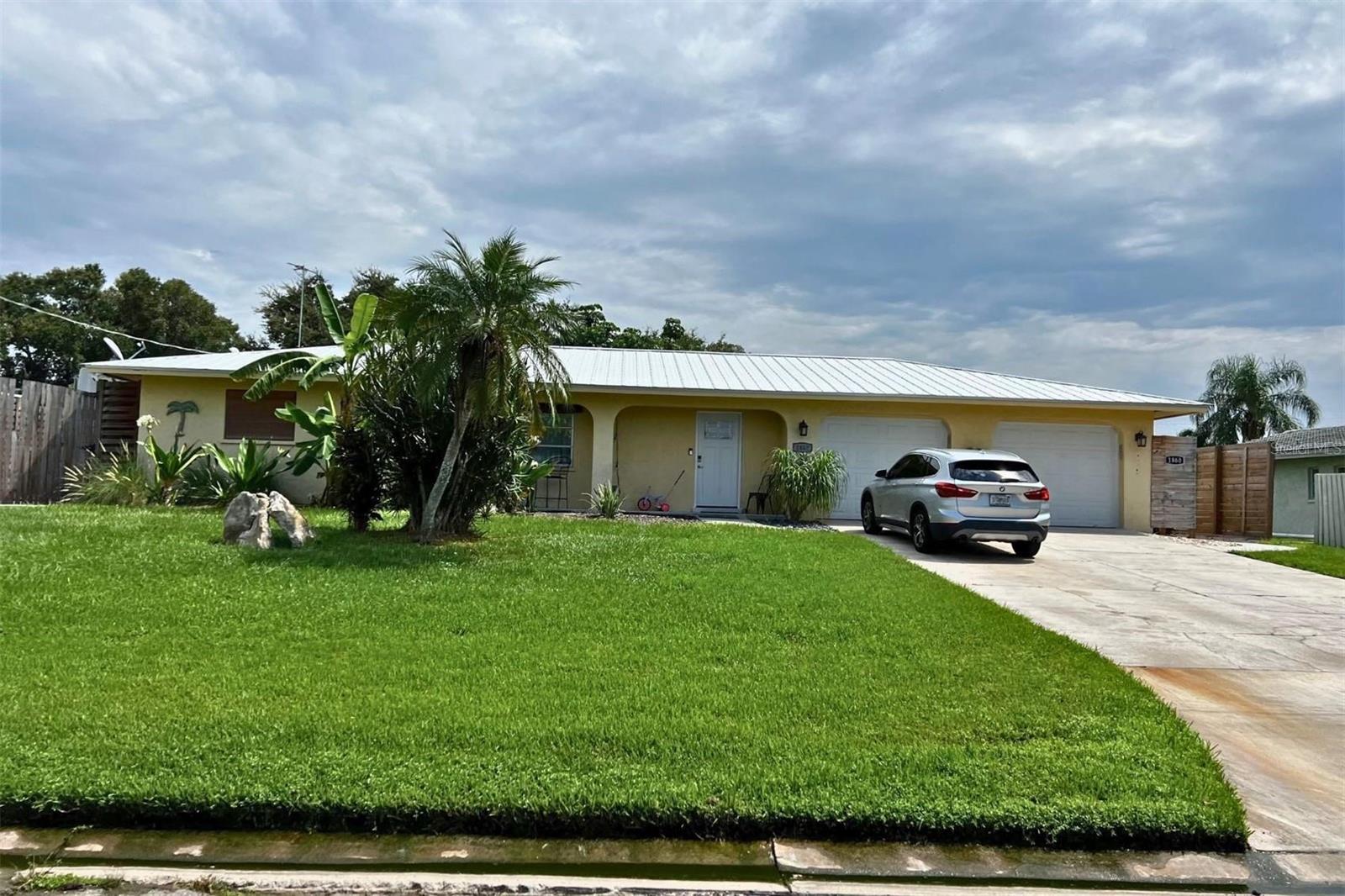 1860 SOUTHPOINTE DR, SARASOTA, FL