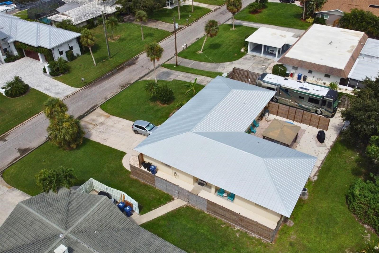 1860 SOUTHPOINTE DR, SARASOTA, FL — photo 5