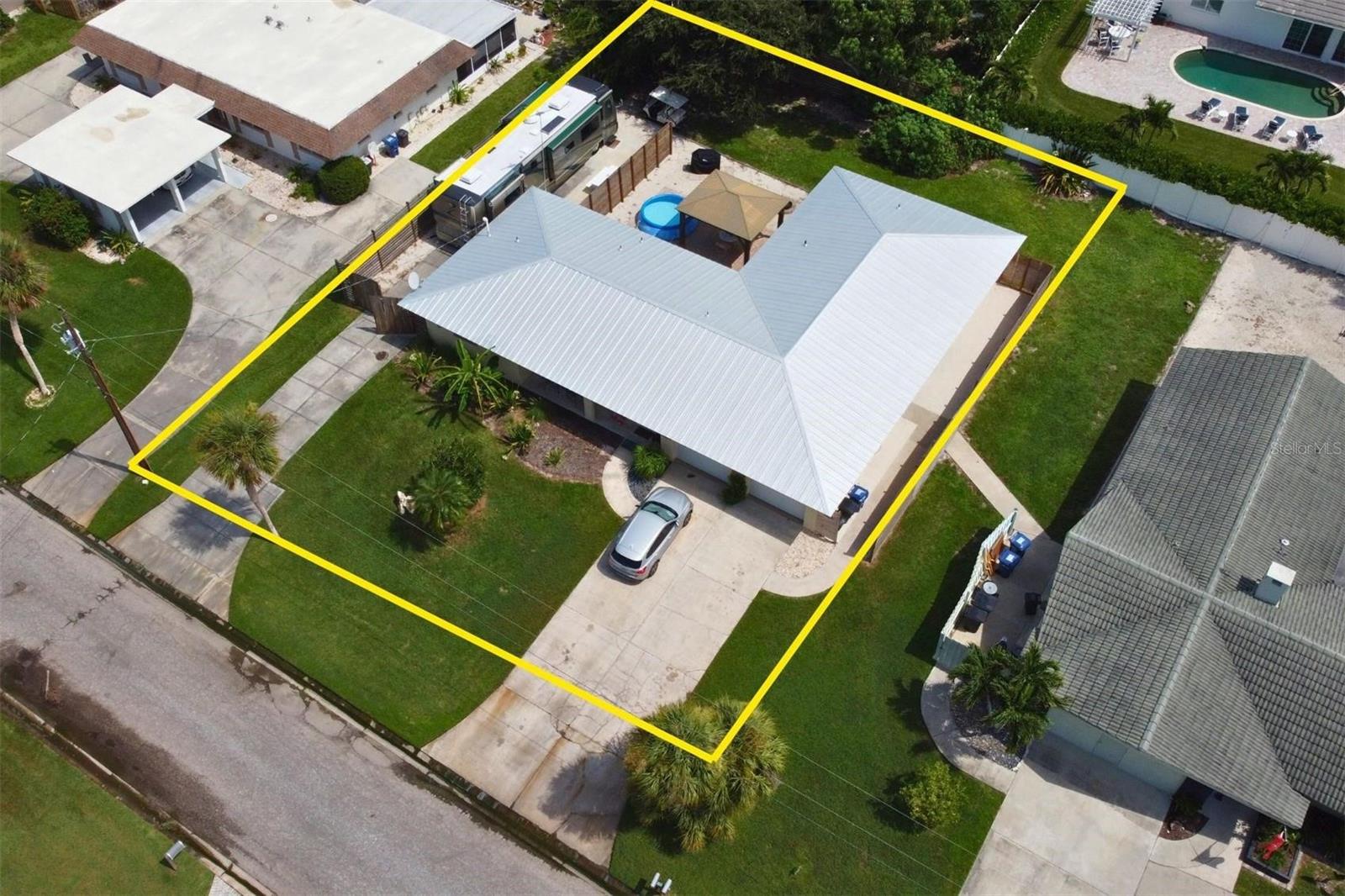 1860 SOUTHPOINTE DR, SARASOTA, FL — photo 9