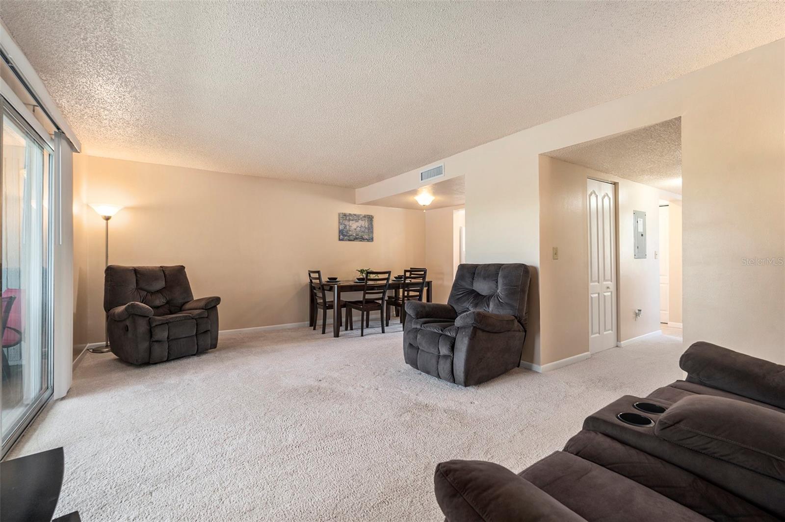 6311 NEWTOWN CIR #11B2, TAMPA, FL — photo 9
