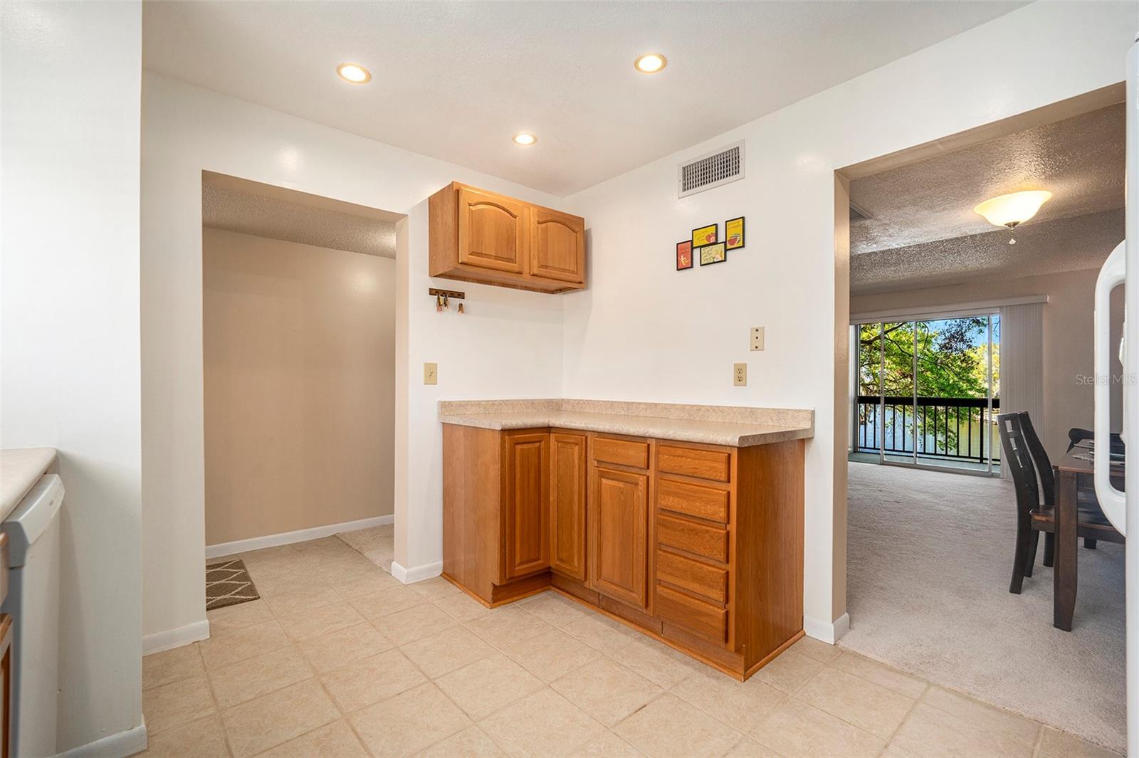 6311 NEWTOWN CIR #11B2, TAMPA, FL — photo 28