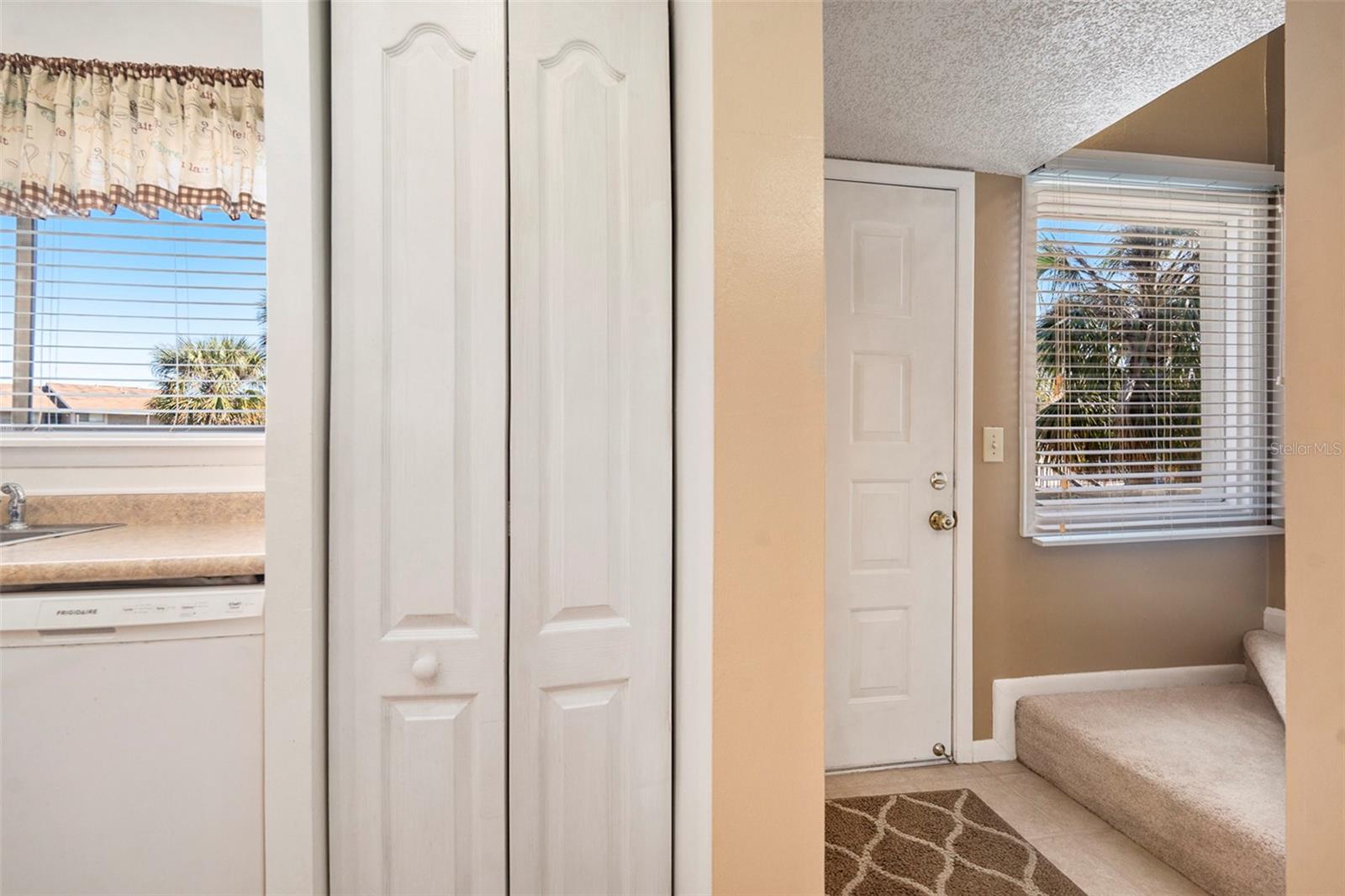 6311 NEWTOWN CIR #11B2, TAMPA, FL — photo 7