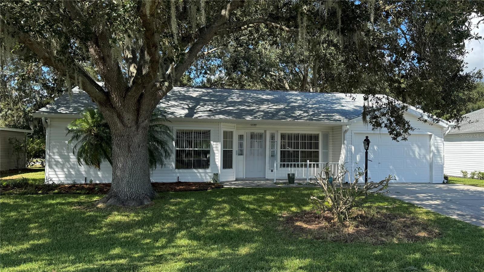 25527 OAK ALY, LEESBURG, FL