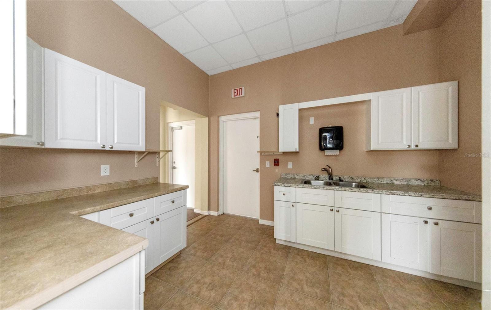 655 N INDIANA AVE, ENGLEWOOD, FL — photo 29