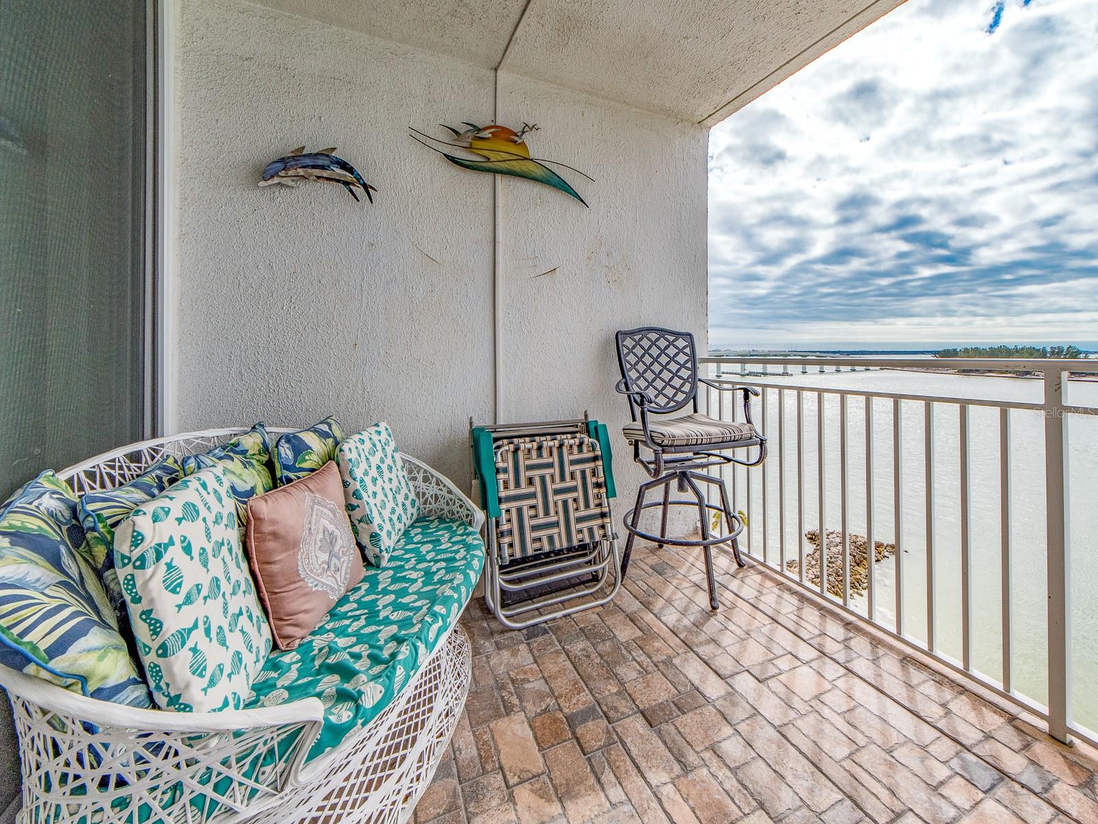 675 S GULFVIEW BLVD #902, CLEARWATER BEACH, FL — photo 7