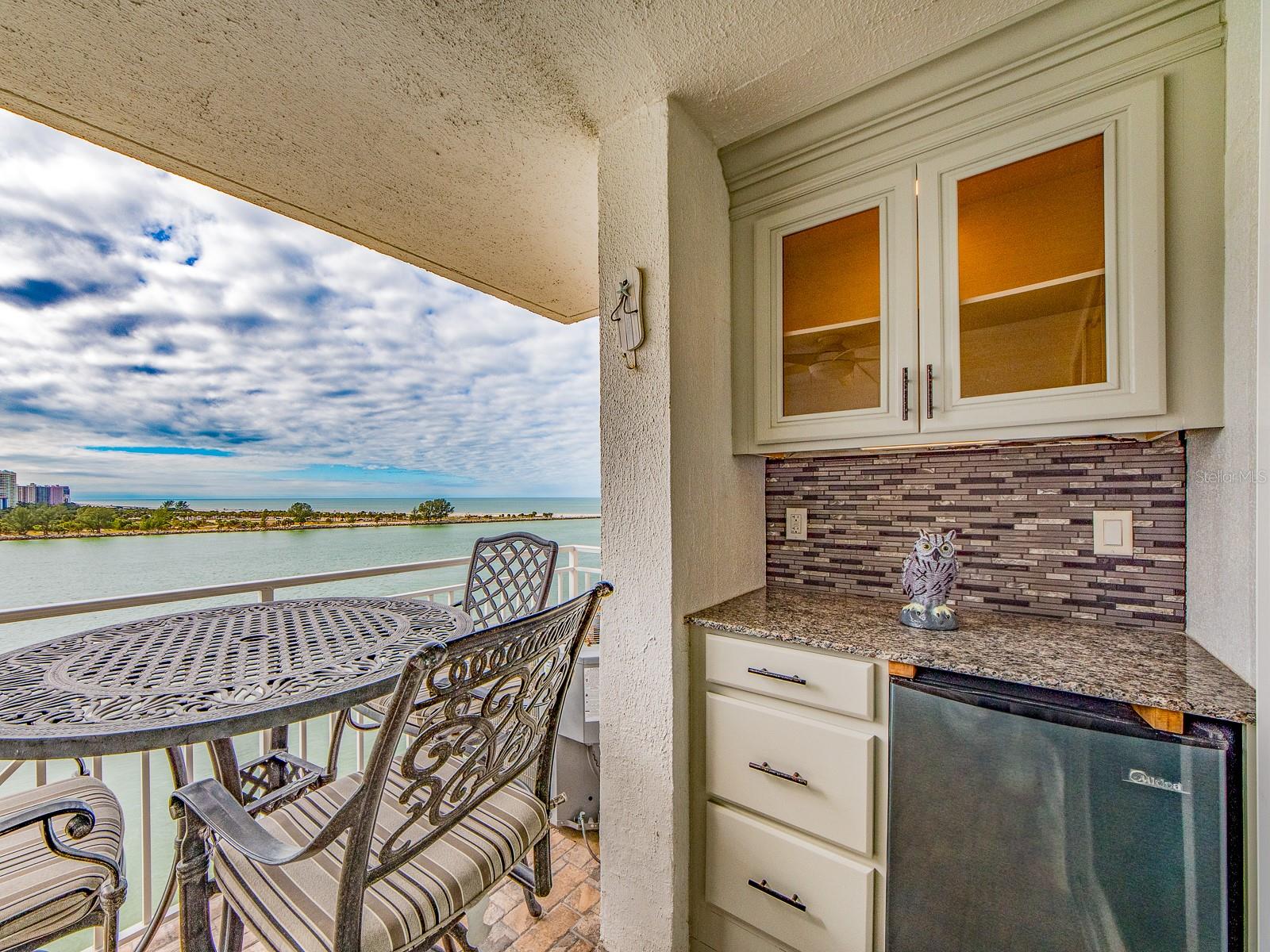 675 S GULFVIEW BLVD #902, CLEARWATER BEACH, FL — photo 10