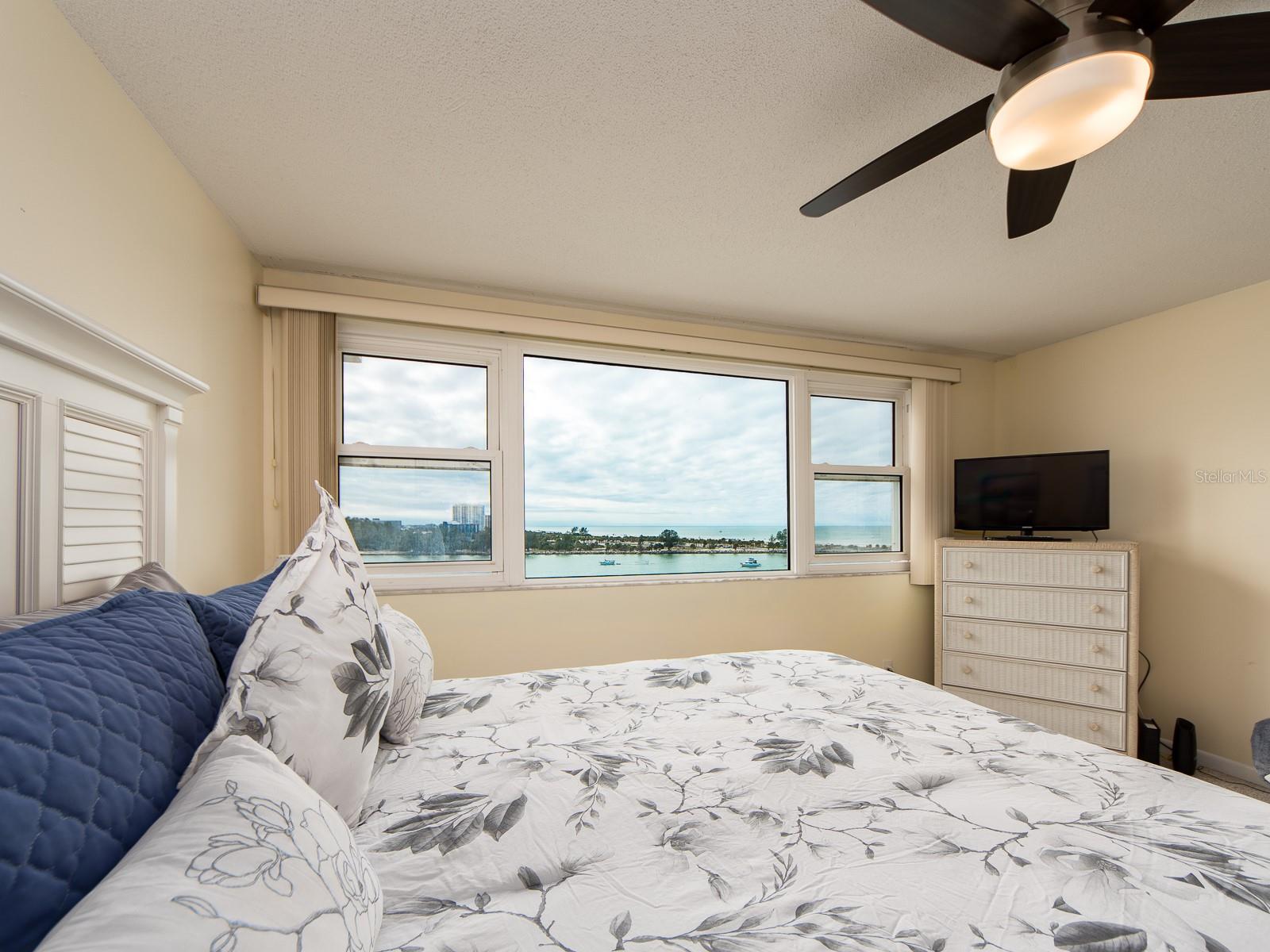 675 S GULFVIEW BLVD #902, CLEARWATER BEACH, FL — photo 22