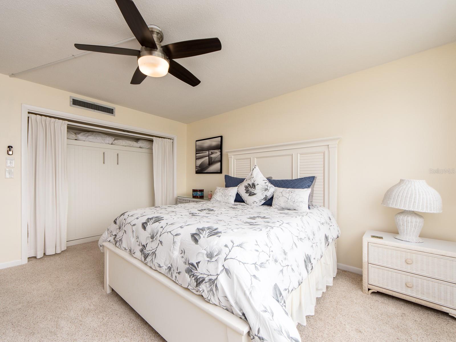 675 S GULFVIEW BLVD #902, CLEARWATER BEACH, FL — photo 23