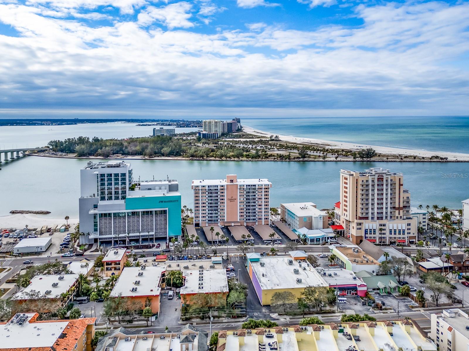 675 S GULFVIEW BLVD #902, CLEARWATER BEACH, FL — photo 32