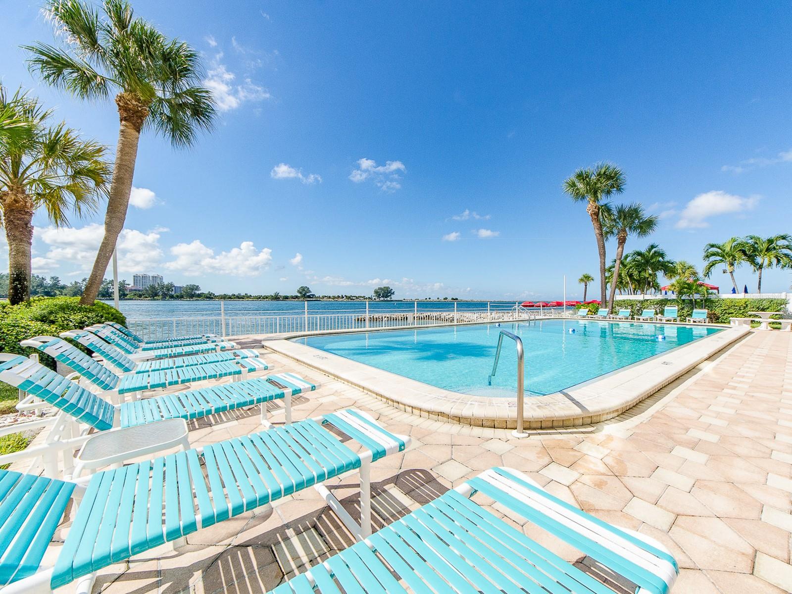 675 S GULFVIEW BLVD #902, CLEARWATER BEACH, FL — photo 43