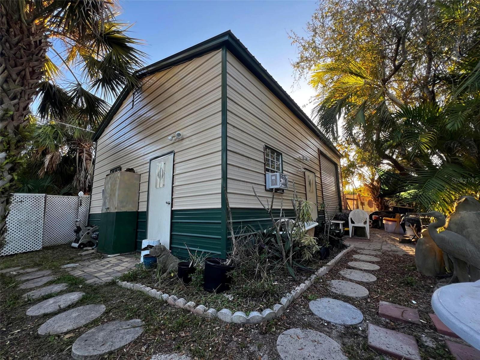 18671 KERRVILLE CIR, PORT CHARLOTTE, FL — photo 5