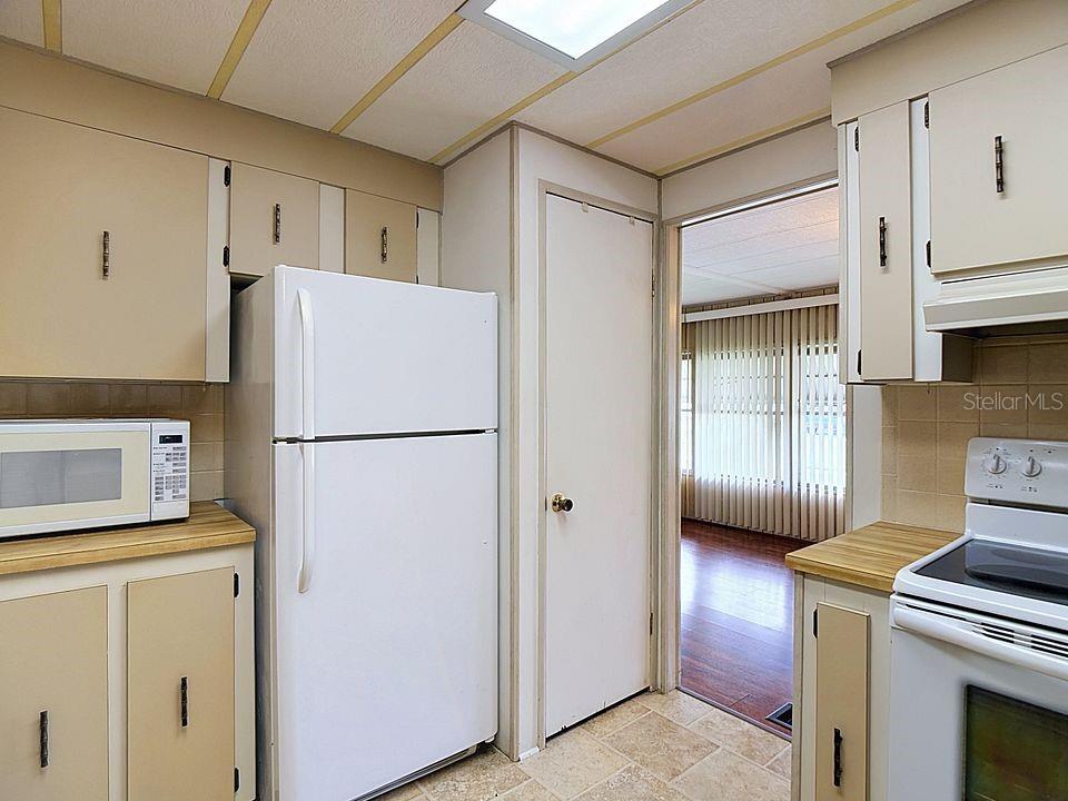 1007 FOREST LAKE DR, LAKELAND, FL — photo 9