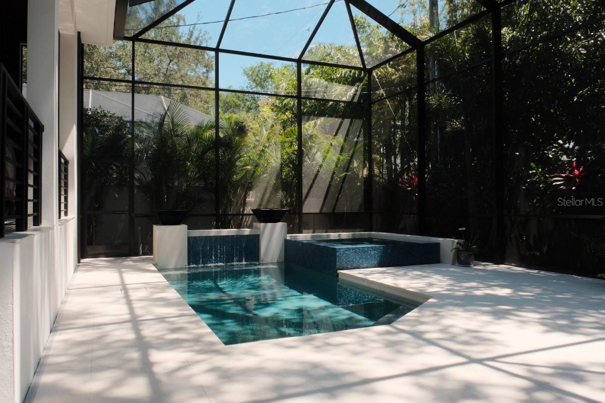 212 S RENELLIE DR, TAMPA, FL — photo 46