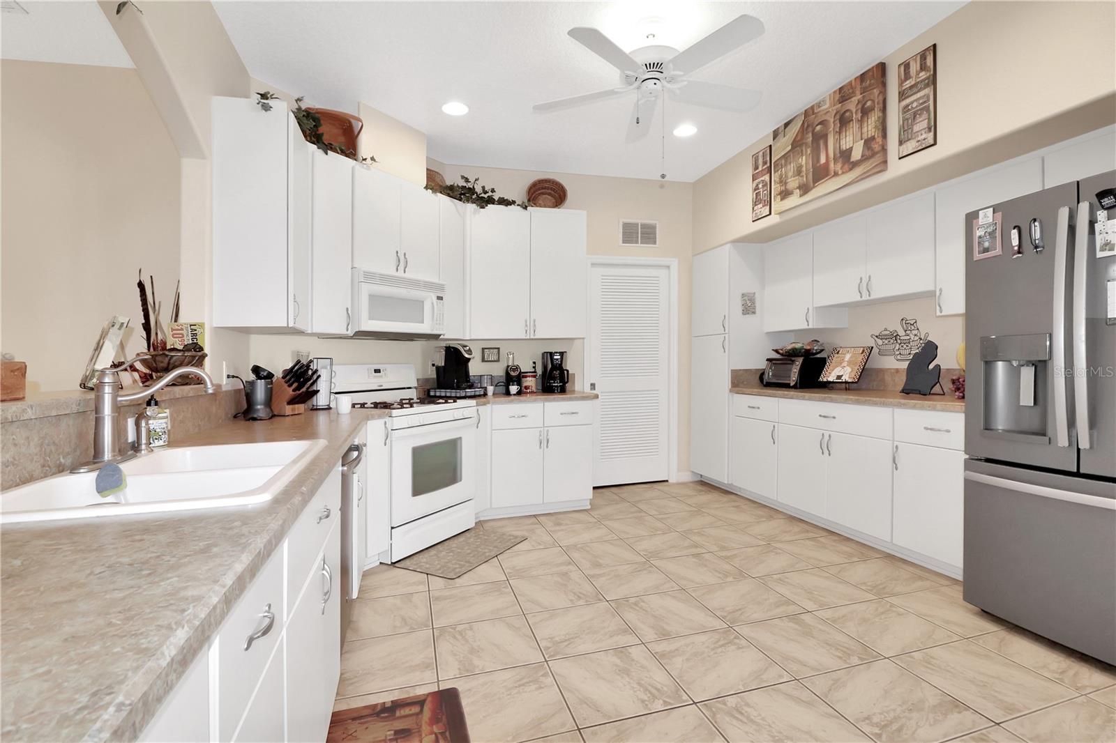 20751 QUEEN ALEXANDRA DR, LEESBURG, FL — photo 16