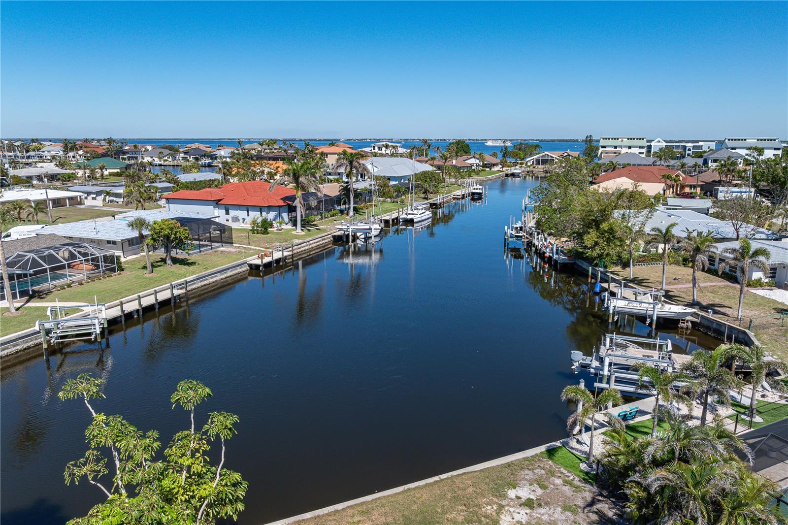 1940 W MARION AVE, PUNTA GORDA, FL — photo 2