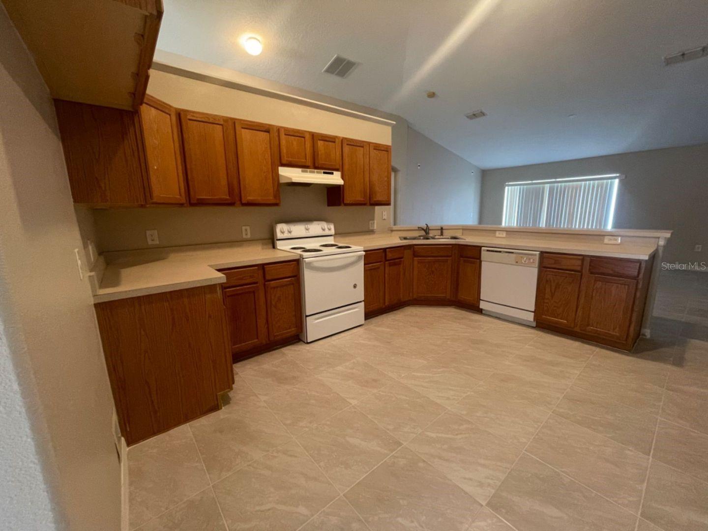 568 FINCH CT, POINCIANA, FL — photo 18