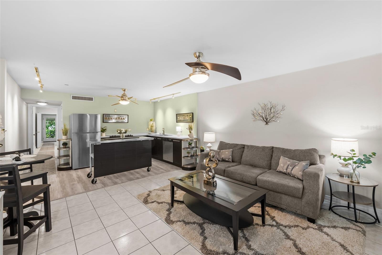 426 32ND AVE N #102E, ST PETERSBURG, FL — photo 2