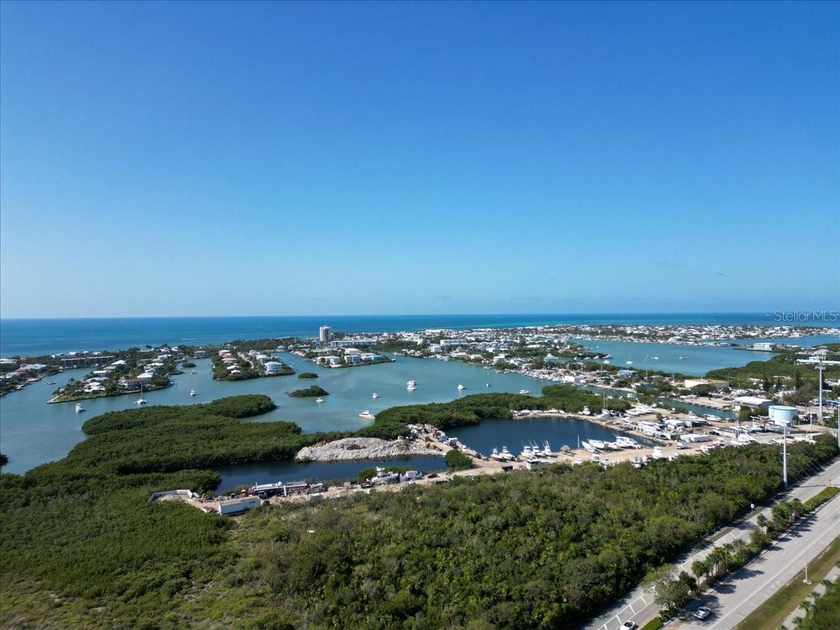 13900 OVERSEAS HWY, MARATHON, FL — photo 34