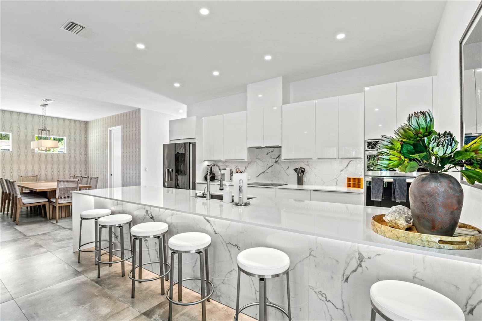 2327 HILLVIEW ST, SARASOTA, FL — photo 9