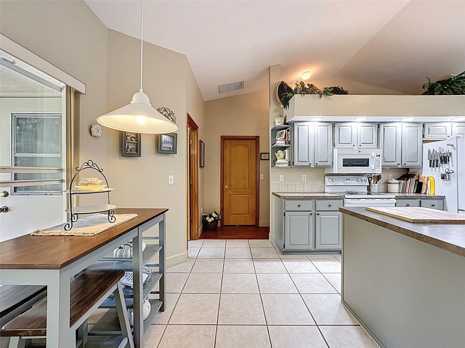8437 INDIES DR, HUDSON, FL — photo 25