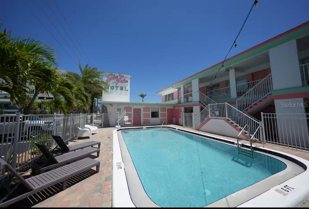 345 HAMDEN DR, CLEARWATER BEACH, FL
