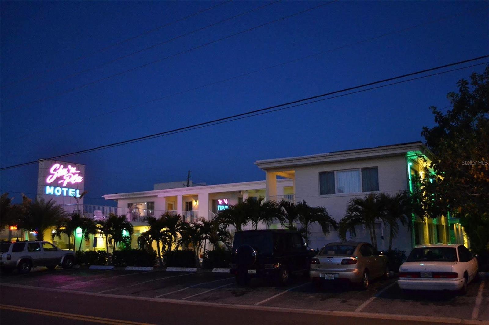 345 HAMDEN DR, CLEARWATER BEACH, FL — photo 11