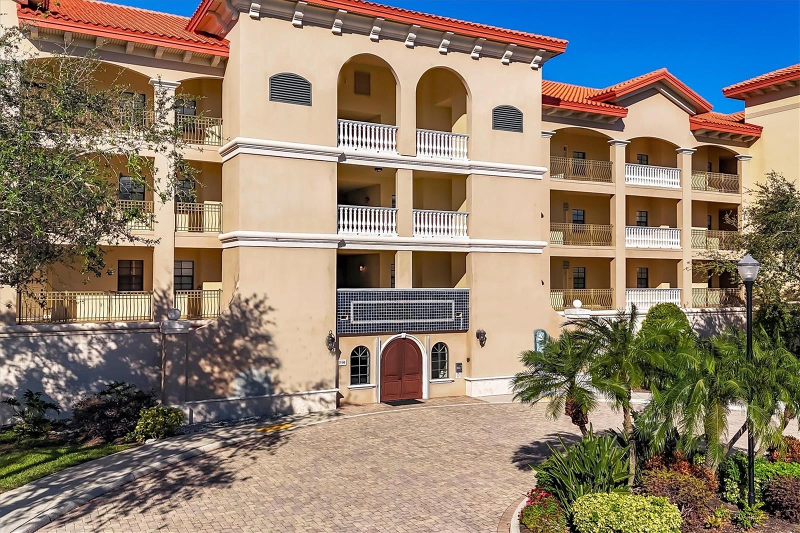 7710 LAKE VISTA CT #205, LAKEWOOD RANCH, FL