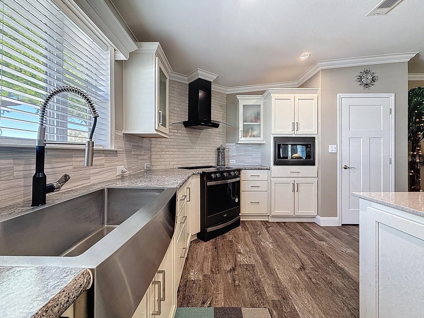 1116 ELKHART CIR, TAVARES, FL — photo 21