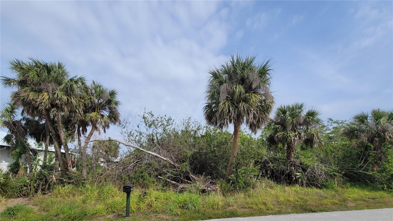 18562 ASHCROFT CIR, PORT CHARLOTTE, FL