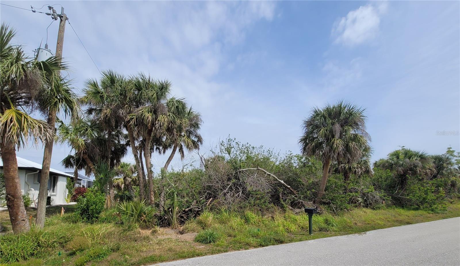 18562 ASHCROFT CIR, PORT CHARLOTTE, FL — photo 2