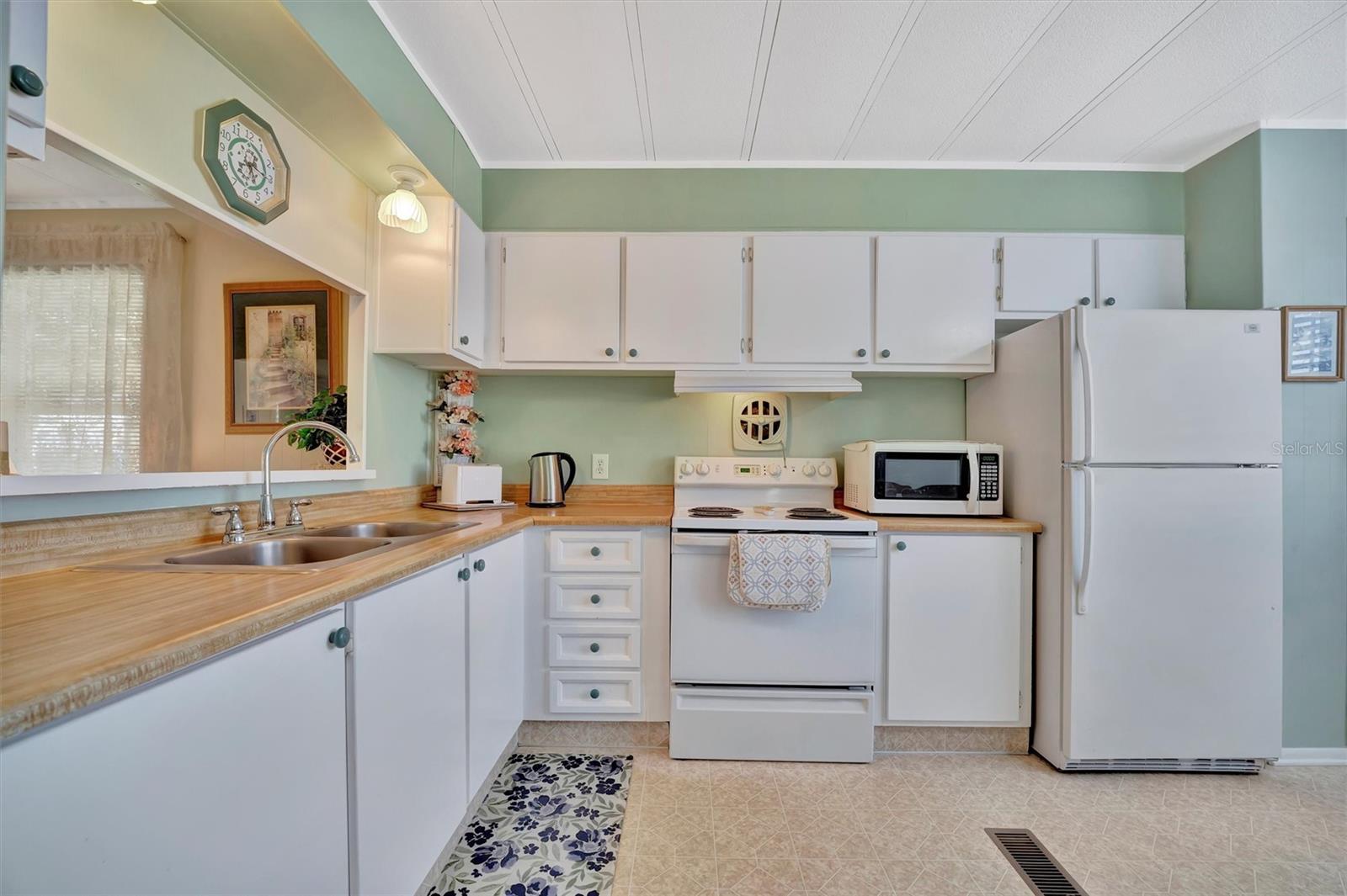 128 E SAINT JOHNS WAY, APOLLO BEACH, FL — photo 12
