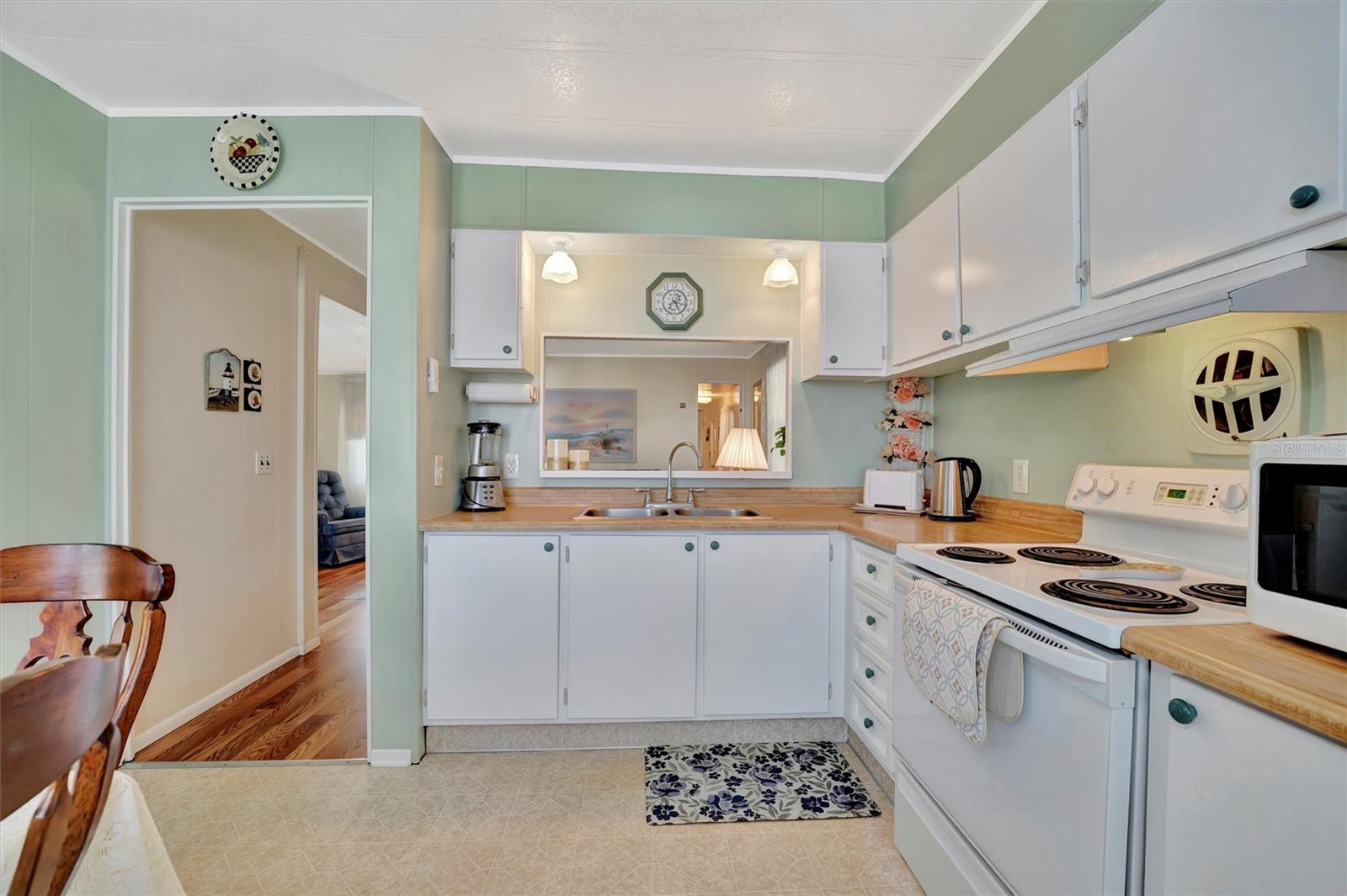 128 E SAINT JOHNS WAY, APOLLO BEACH, FL — photo 9