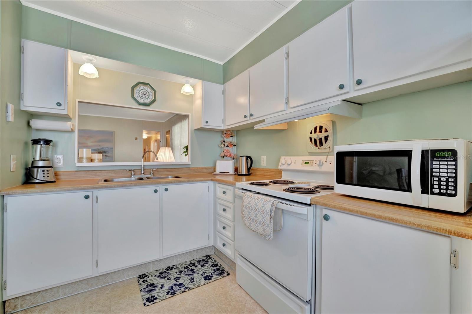 128 E SAINT JOHNS WAY, APOLLO BEACH, FL — photo 10