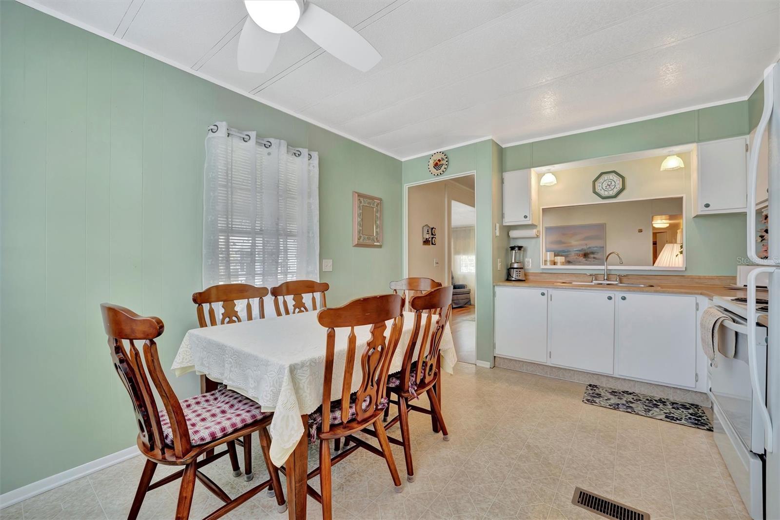 128 E SAINT JOHNS WAY, APOLLO BEACH, FL — photo 11
