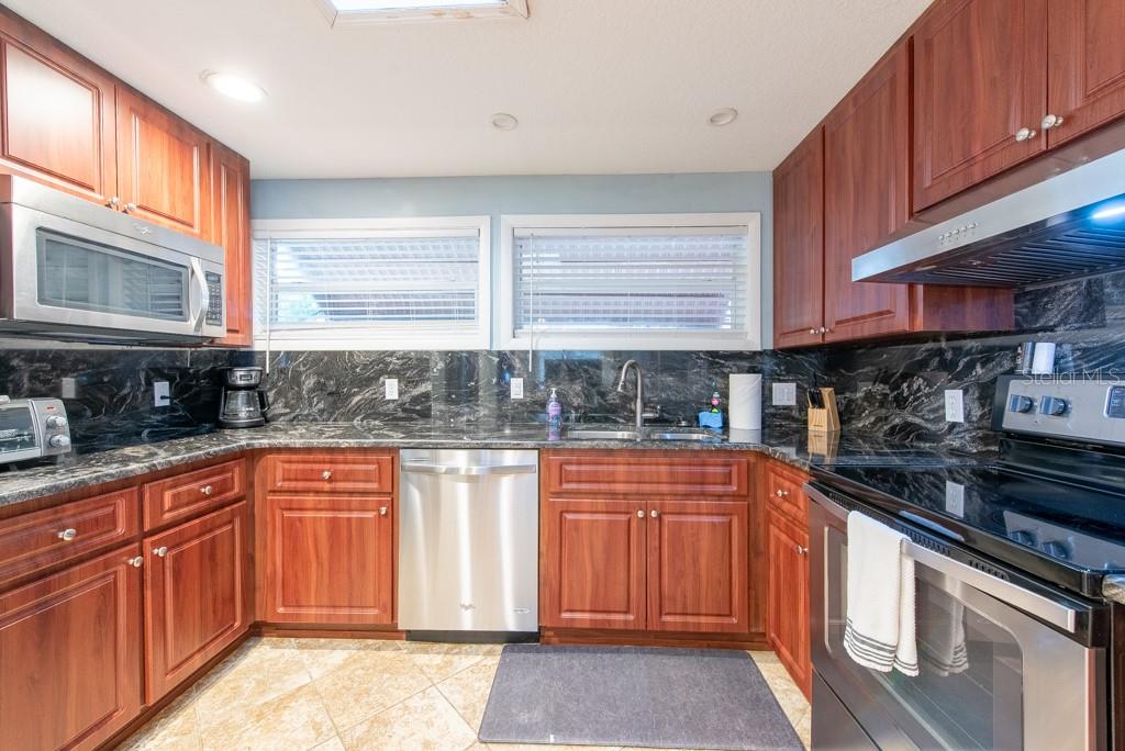 8820 S HICKORY LN, RIVERVIEW, FL — photo 41