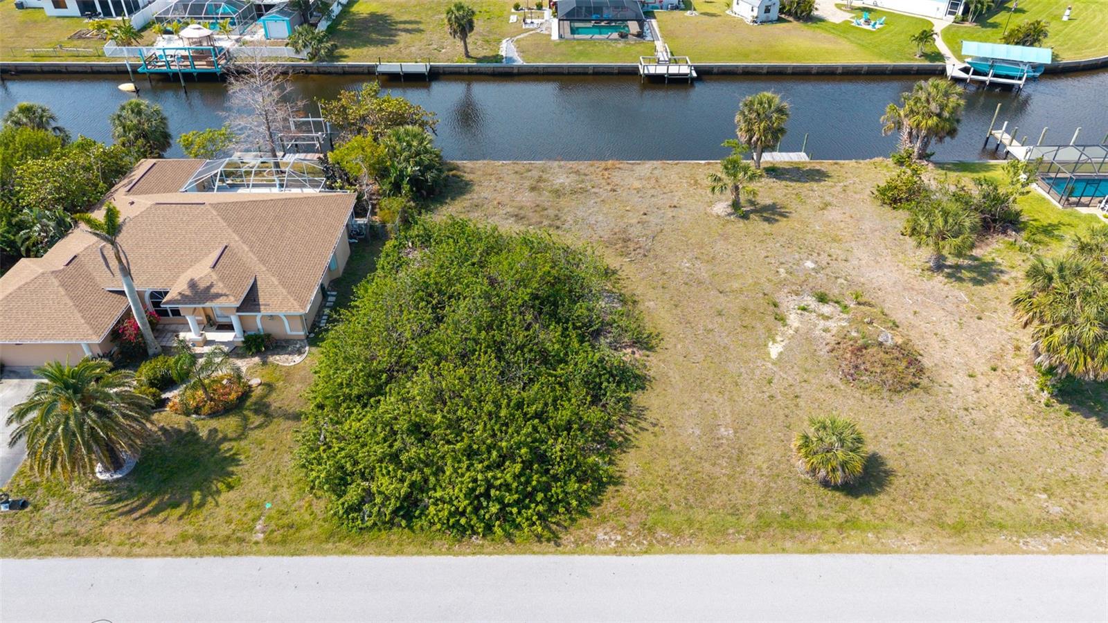 17117 CANARY LN, PORT CHARLOTTE, FL