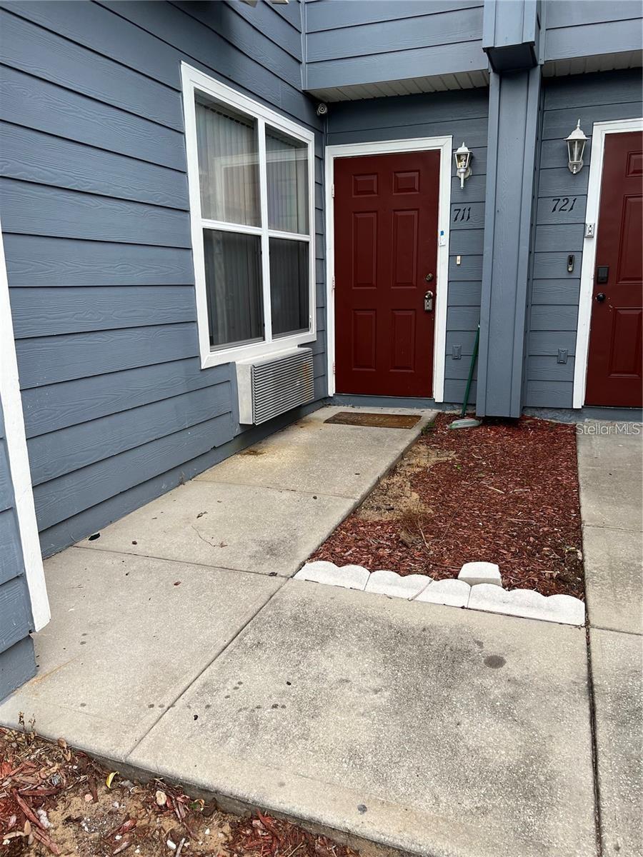 711 CARIBBEAN DR #Main Unit, DAVENPORT, FL — photo 2