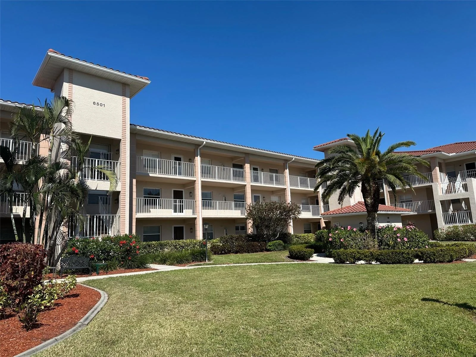 6501 STONE RIVER RD #209, BRADENTON, FL — photo 1