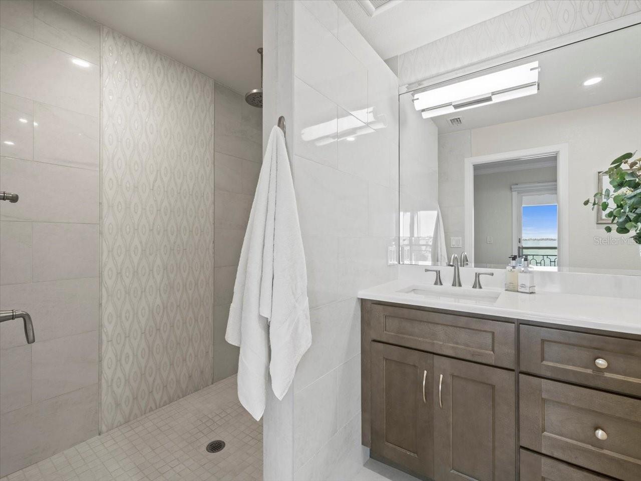 2087 EDGEWATER DR #C, CLEARWATER, FL — photo 52