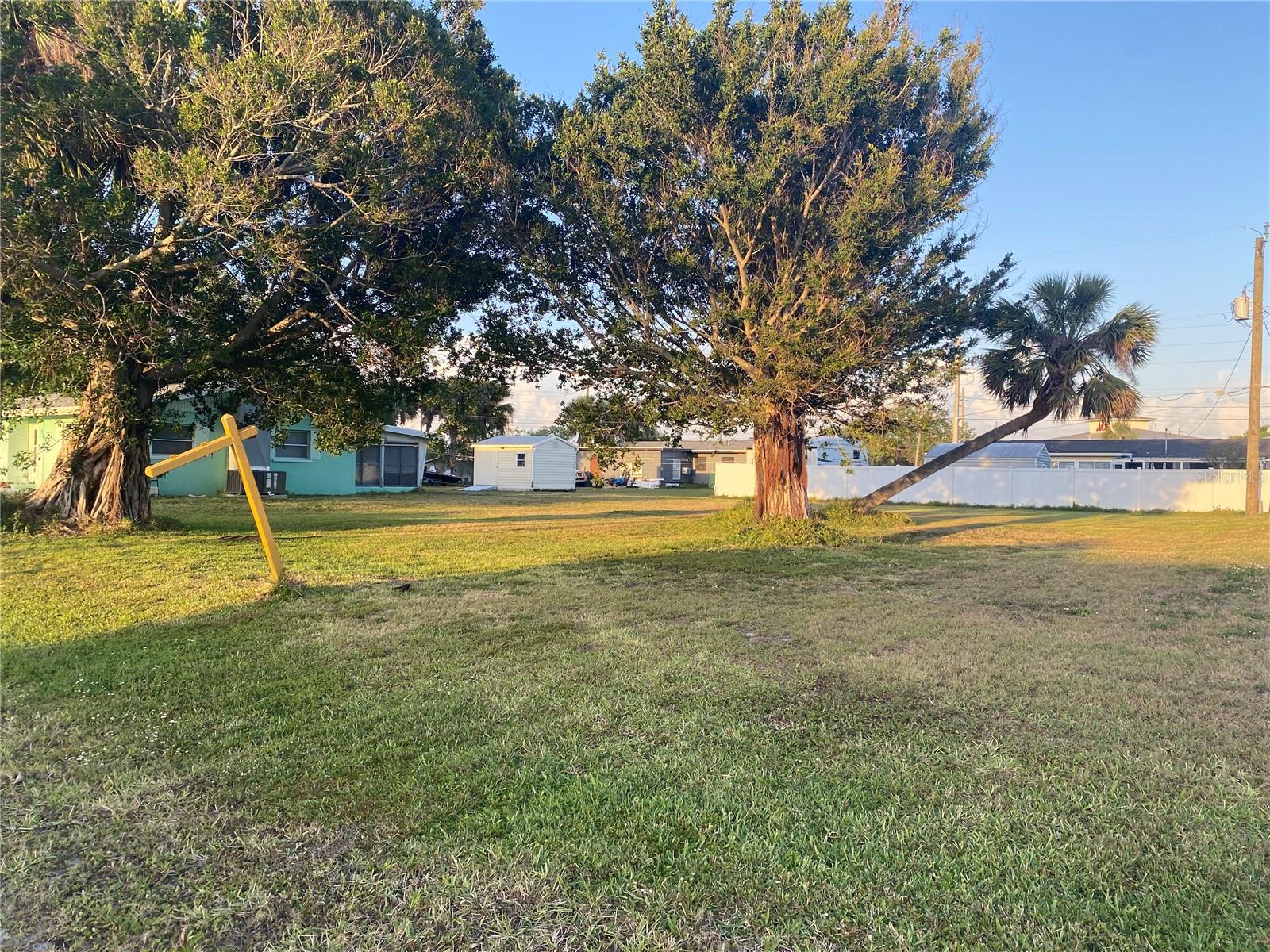543 AZALEA DR NW, PORT CHARLOTTE, FL — photo 2