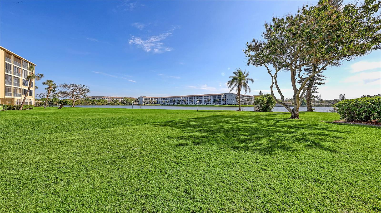 3845 LAKE BAYSHORE DR #F103, BRADENTON, FL — photo 25