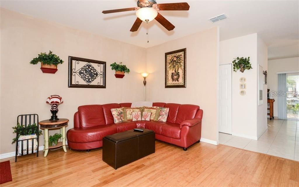 7685 PLANTATION CIR #B, UNIVERSITY PARK, FL — photo 3