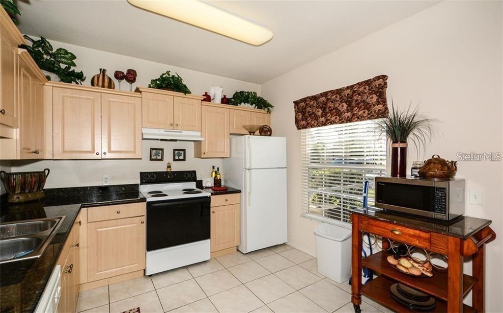7685 PLANTATION CIR #B, UNIVERSITY PARK, FL — photo 10